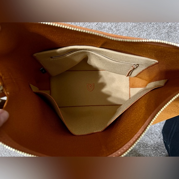 Rothy’s Amber Mini Zip Bucket Bag - Picture 4 of 4